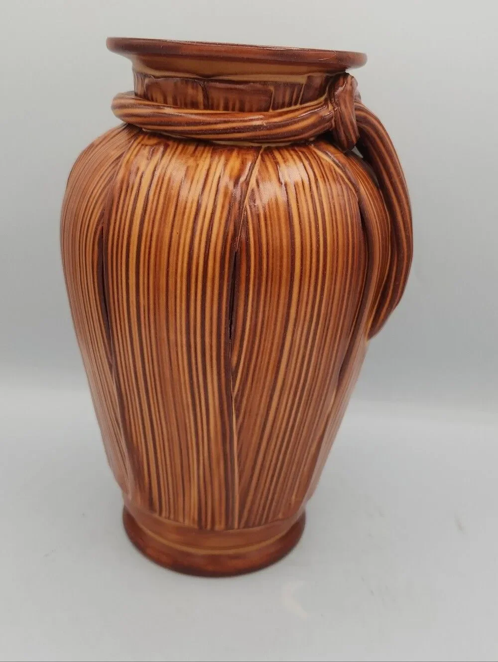 Studio art pottery vase by Laura Clementi made in Italy